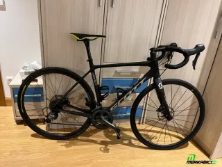 Vendo Scott Addict 10 disc Carbono+Polar M400