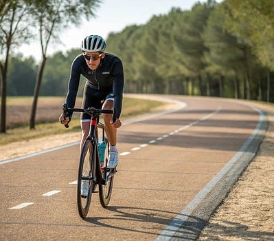 como frenar adecuadamente en bicicleta