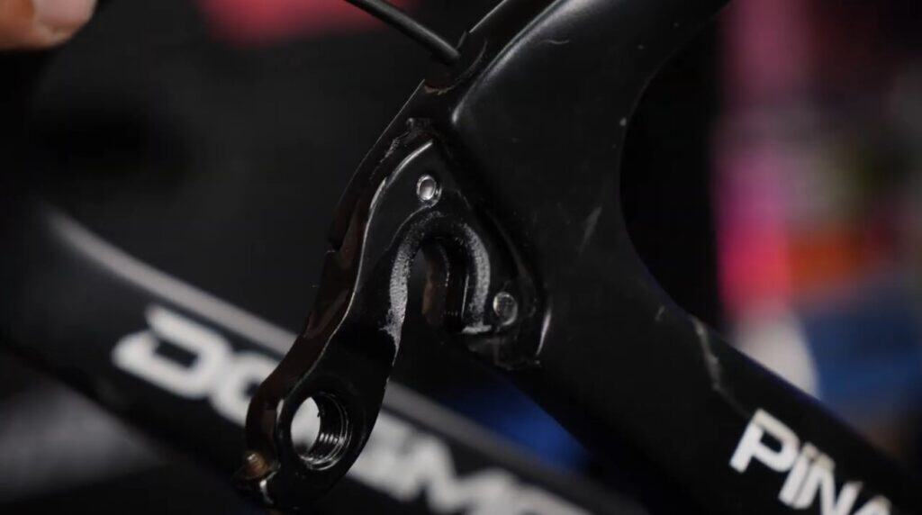 Cómo cambiar la patilla del cambio de nuestra bicicleta