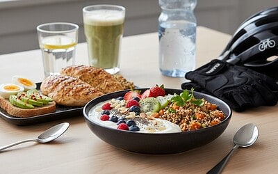 Los errores que un ciclista NUNCA debe cometer en su alimentación