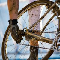 ¿Cuántos vatios se pierden al montar en bicicleta con una cadena cruzada?