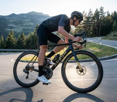 Mejora la técnica en las bajadas con la bici de carretera