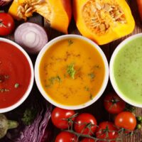 Recetas de sopas saludables para deportistas: nutrición y energía