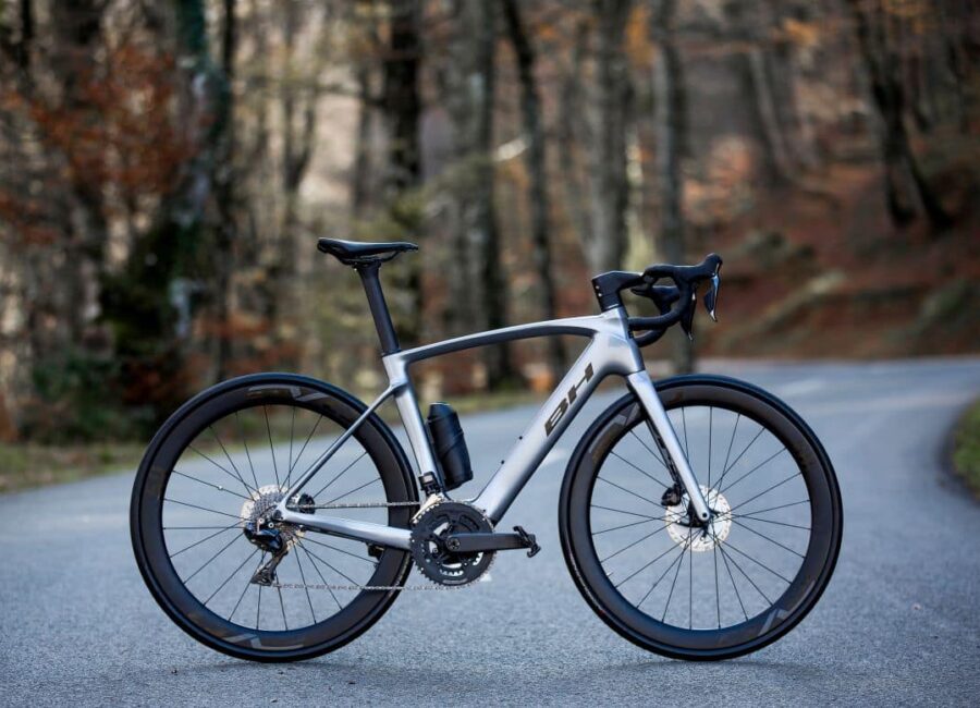 bh core carbon una nueva ebike con hasta 220 km de autonomia