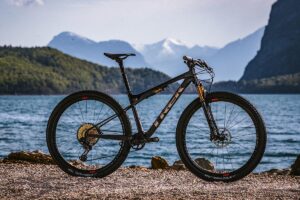 trek supercaliber la nueva bicicleta con isostrut para xc