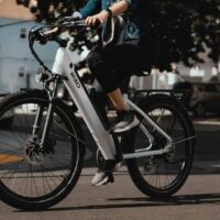 Accesorios y gadgets para desplazarte en bici por ciudad de forma segura