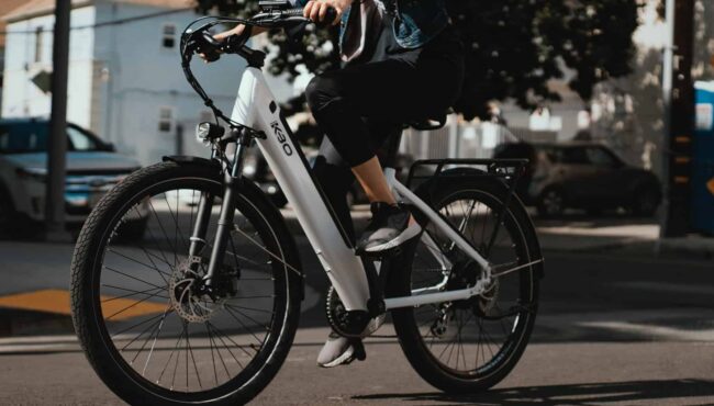 accesorios y gadgets para desplazarte en bici por ciudad de forma segura scaled