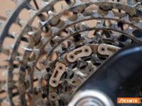 es posible limpiar la cadena sin utilizar agua