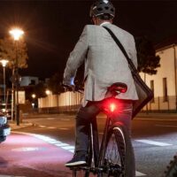 SIGMA SPORT - BLAZE FLASH: El Faro de Bicicleta LED con Función de Luz de Freno