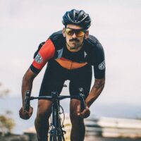 Experimenta el confort térmico con la camiseta Siroko SRX Denali de lana merino y panel cortavientos