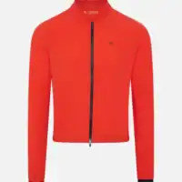 Ecoalf Revoluciona el Ciclismo con Moda Sostenible