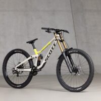 La Scott Gambler 2024 del equipo Scott DH Factory: Un análisis detallado