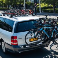 Transporta tu bicicleta en el coche de forma legal y segura sin sanciones de la DGT