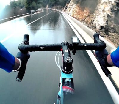 bicicleta y lluvia como sobrevivir a los cambios climaticos