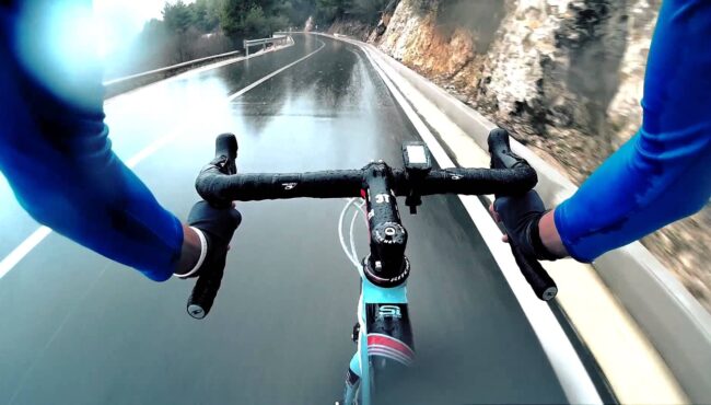 bicicleta y lluvia como sobrevivir a los cambios climaticos