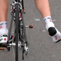 Se te duermen los pies en la bici, fíjate en tres cosas