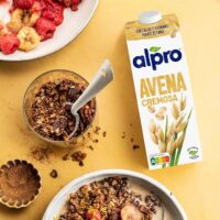 Leche de avena: propiedades, beneficios y guía de las mejores marcas