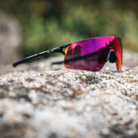 Oakley presenta sus ligeras gafas EV Zero, ideales para montar en bicicleta