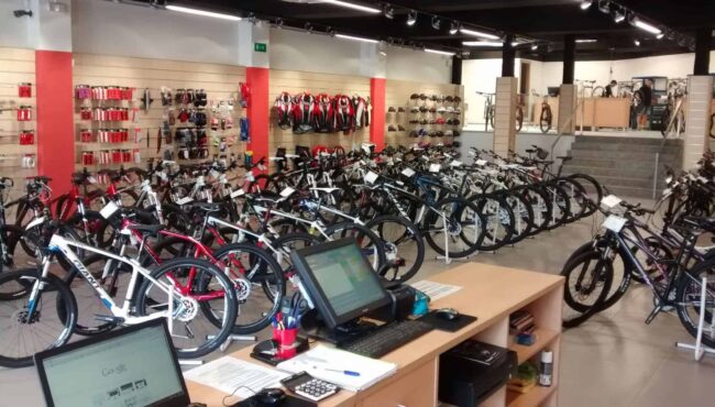 biking point estrena nueva tienda scaled