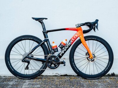 pinarello presenta su nueva bici para el ineos grenadiers