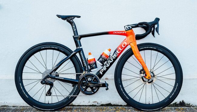 pinarello presenta su nueva bici para el ineos grenadiers
