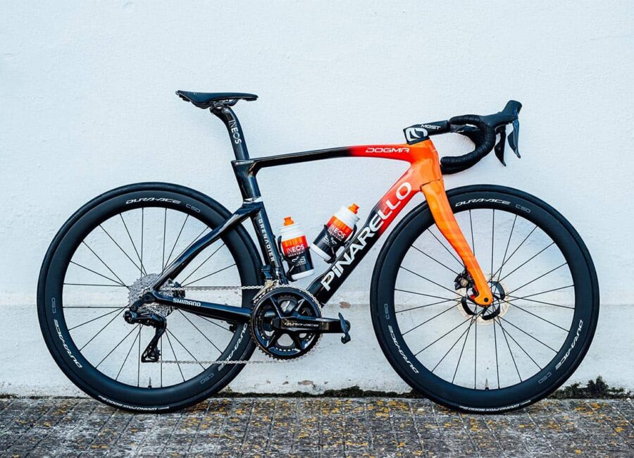 pinarello presenta su nueva bici para el ineos grenadiers