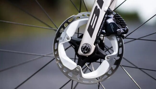 shimano se perfila como el dominante en el mercado de los frenos de disco para carretea
