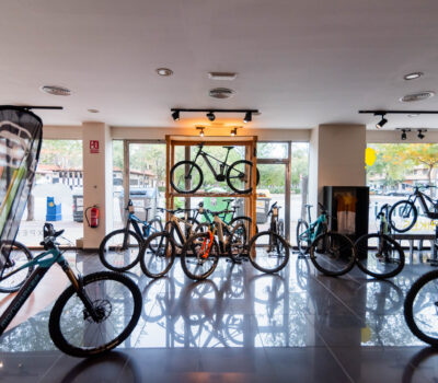 tiendas de ciclismo en valencia descubre las mejores opciones para tus necesidades ciclistas