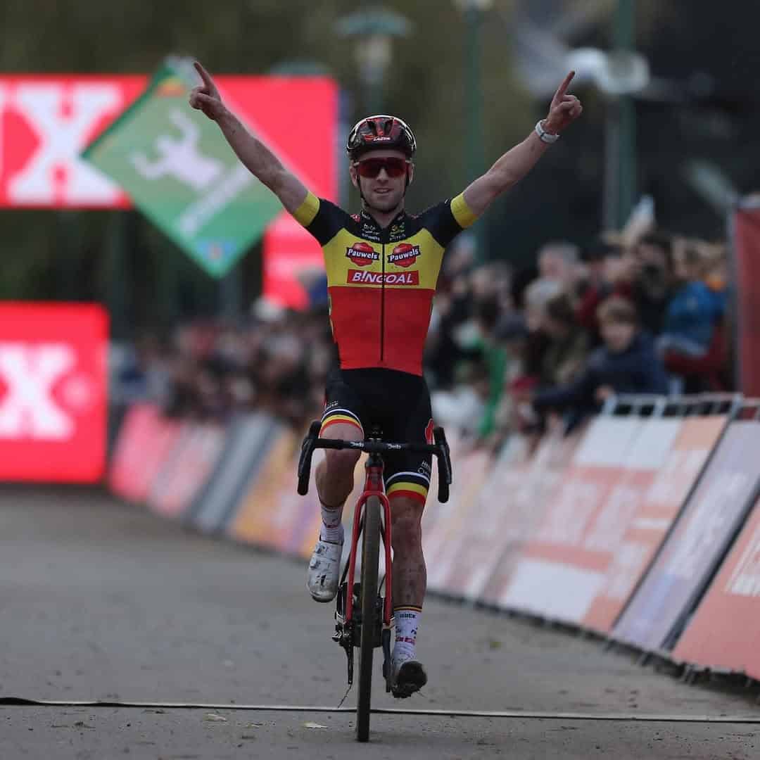 Iserbyt domina el ciclocross en Amberes: Victoria contundente en la Copa del Mundo