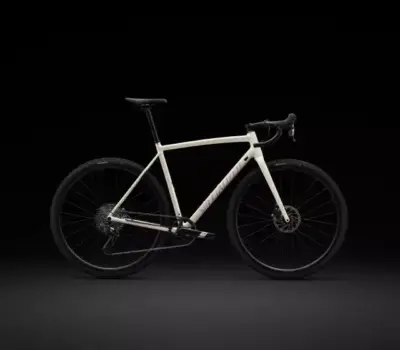 ROAD 8239 Crux DSW 3 Up Article Component 01