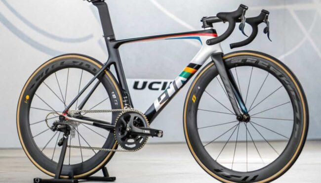 medias oficiales de la uci para una bicicleta