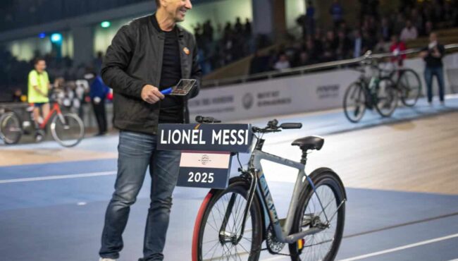 messi sacar su propia bicicleta personalizada en