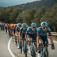 Abanicos en el Ciclismo: Estrategia y Formación