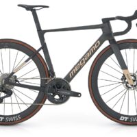 Megamo Pulse 01 (2025): Análisis a fondo de una bicicleta de competición