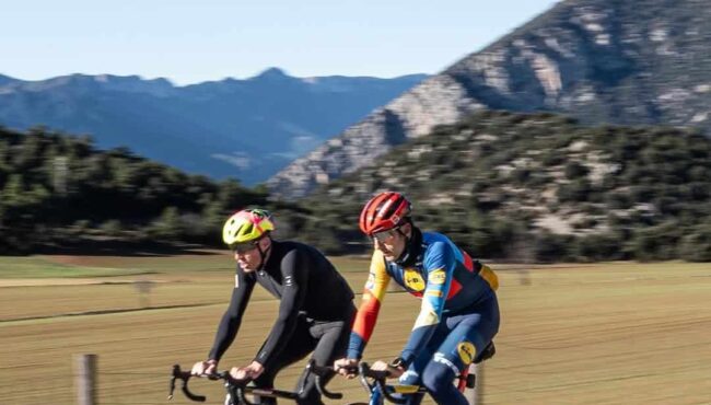 Aleix Espargaro cambia las motos por las bicis