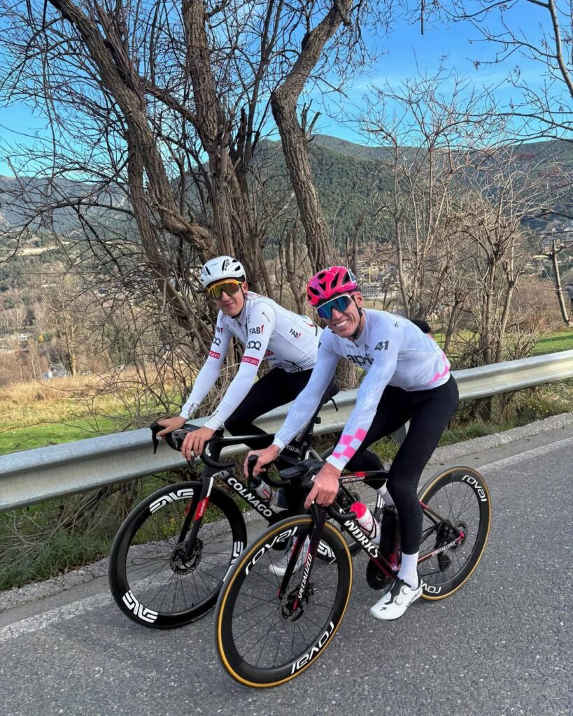 Aleix Espargaró cambia las motos por las bicis