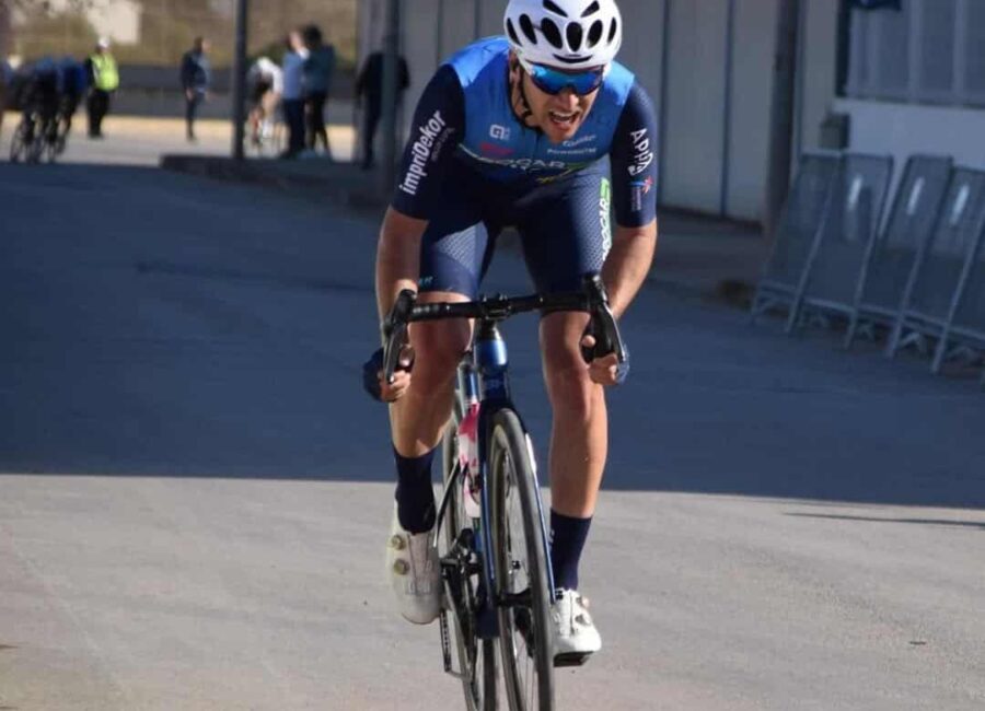 Alvaro Sagrado da el salto al profesionalismo