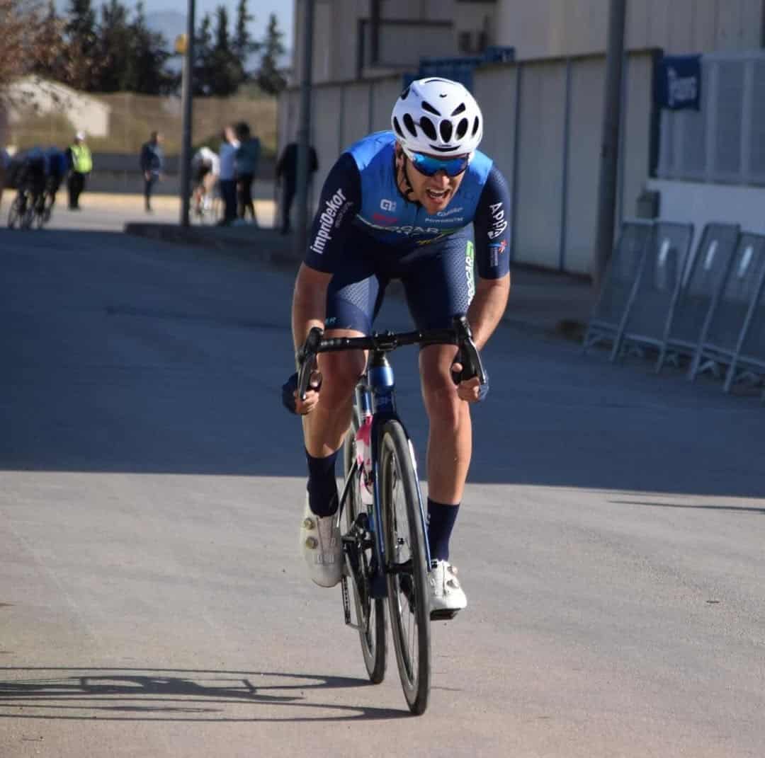 Álvaro Sagrado da el salto al profesionalismo con el Illes Balears-Arabay