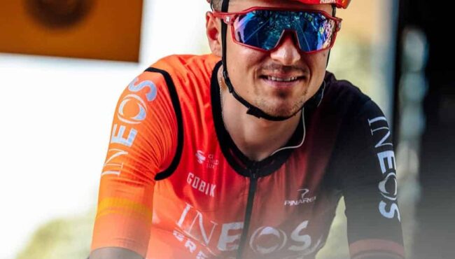 Tom Pidcock abandona el Ineos
