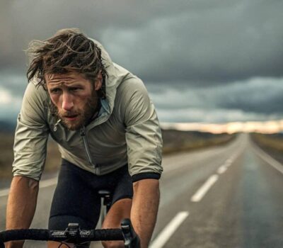 ciclista cansado en bicicleta 1