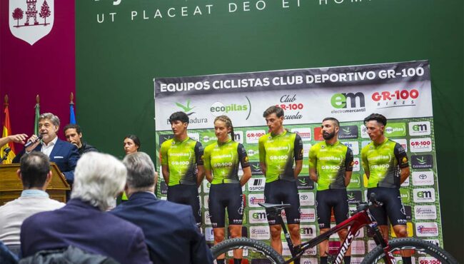 presentacion equipo 2024 en Plasencia
