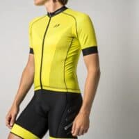 Ropa ajustada en ciclismo: ventajas, desventajas y alternativas