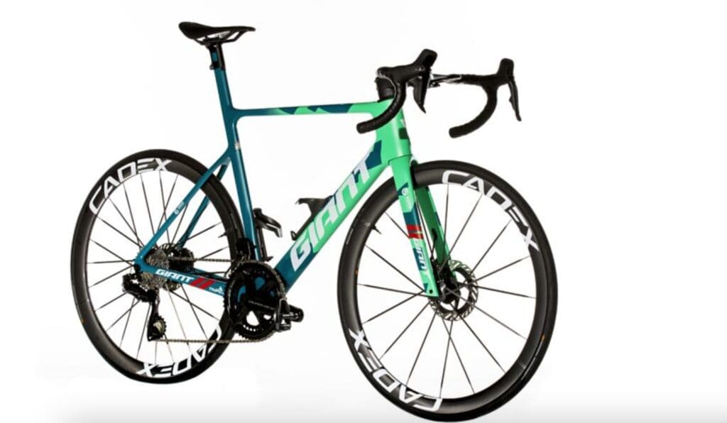 Bicicletas Giant TCR y Propel del Equipo Kern Pharma