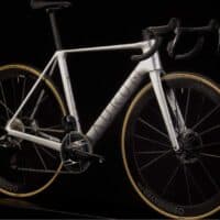 AURUM X Lightweight La Fusión Perfecta de Alas y Viento