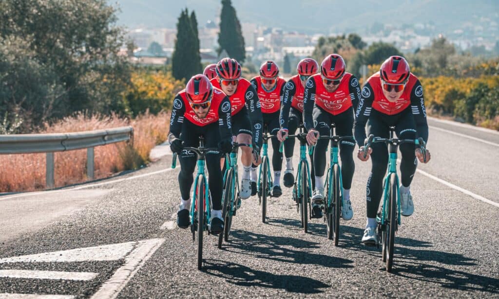 Bianchi Oltre RC: La bicicleta Aero del Equipo Arkéa-B&B Hotels
