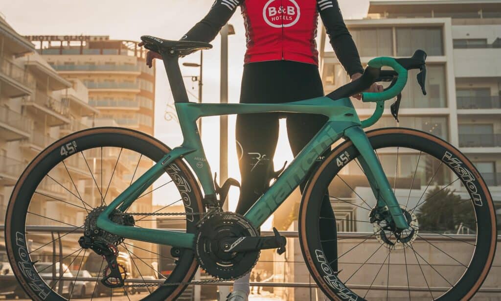 Bianchi Oltre RC: La bicicleta Aero del Equipo Arkéa-B&B Hotels