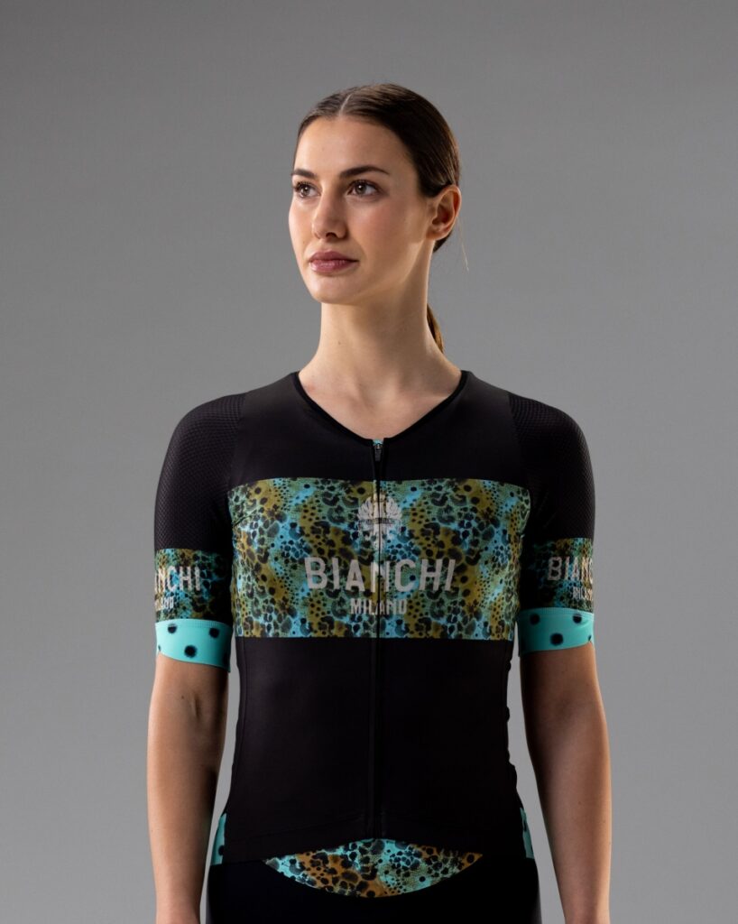 Santini Fabricará la Nueva Colección de Ropa de Bianchi Milano