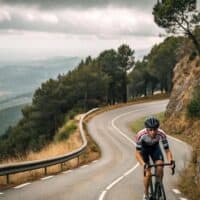 Cómo subir mejor en bici y cansarse menos