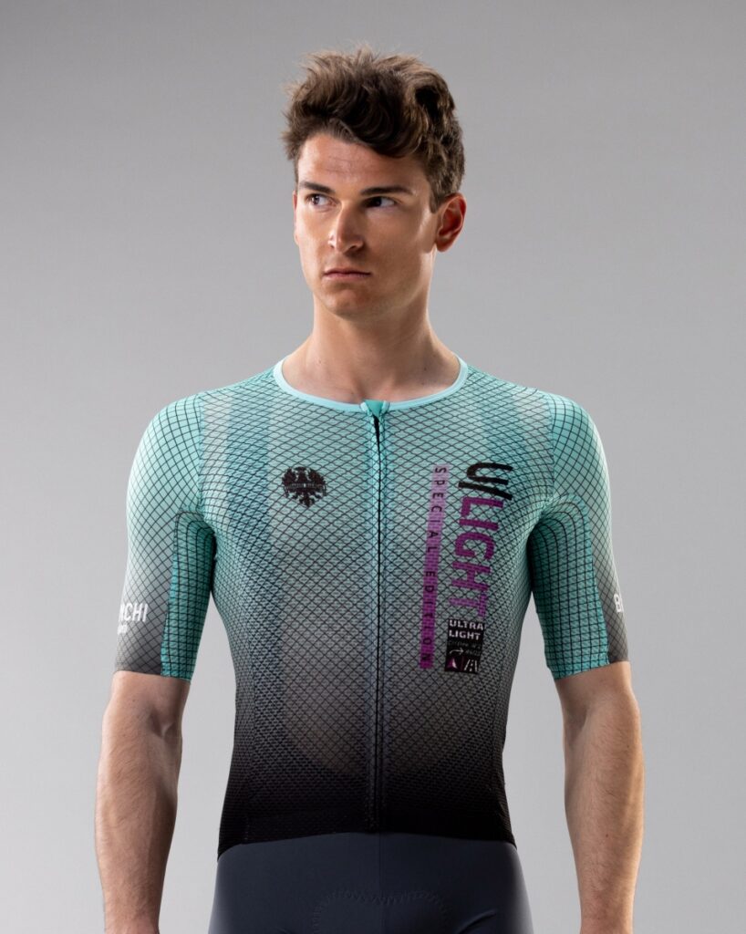 Santini Fabricará la Nueva Colección de Ropa de Bianchi Milano