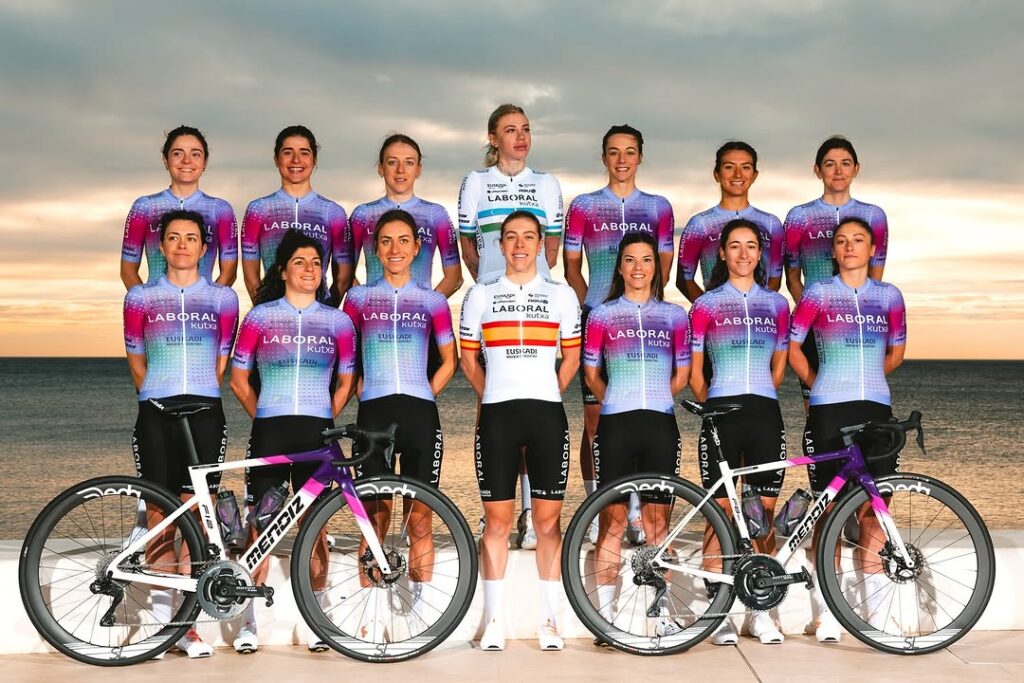 Nueva equipación de Euskaltel-Euskadi y Laboral Kutxa 2025